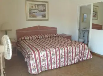 Redwood Motel 10