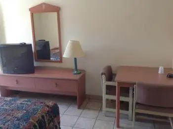 Redwood Motel 8
